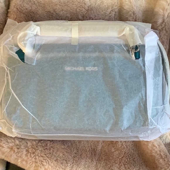 NWT💥Jet Set Large Saffiano Leather Crossbody Bag. Wrapped in original pa… - Picture 5 of 7